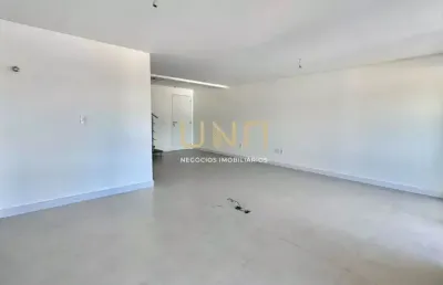 Excelente apartamento duplex com 1 suíte e 1 vaga de garagem no bairro joão paulo/ florianópolis.