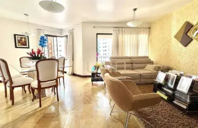 Apartamento amplo no centro de florianópolis, próximo a beira mar.