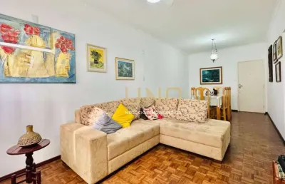Apartamento no centro da cidade, com 02 quartos sendo uma suíte, uma vaga de garagem.