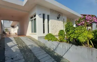 Casa com 4 quartos à venda na Rua Celso Bayma, 747, Barreiros, São José