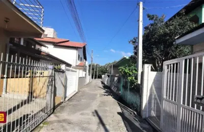 Casa com 3 quartos à venda na Frida Kohl Zluhan, 35, Ponte do Imaruim, Palhoça