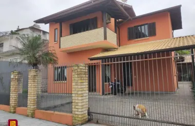 Casa com 4 quartos à venda na Frei Albano, 64, Centro, São José