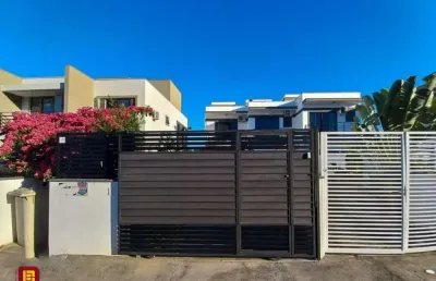 Casa com 3 quartos à venda na Avenida das Constelações, 776, São João do Rio Vermelho, Florianópolis