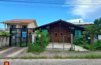 Casa com 4 quartos à venda na Jardim Dos Eucaliptos / 02 Casas, 239, Campeche, Florianópolis