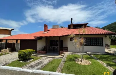 Brognoli vende - casa em condomínio fechado próximo da praia