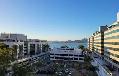 Apto 3 dormitórios , 2 vgs de garagem e vista para o mar
