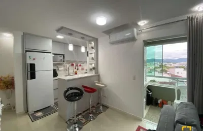 Apartamento de 02 dormitórios sendo 01 suíte no centro de palhoça -sc