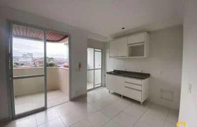 Apartamento de 02 dormitórios sendo 02 suítes no bairro capoeiras em florianópolis