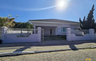 Casa térrea campeche 3 dormitórios, piscina financiável.