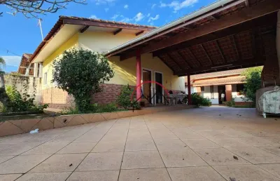 Casa com 3 quartos à venda na Rua Quatorze, 150, Centro, Peruíbe