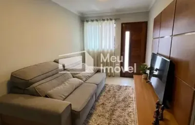 Linda casa em condominio com acabamento de alto padrão 80m² 2 dormitórios com suite e closed