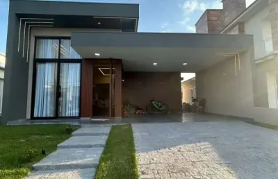 Excelente casa térrea de alto padrão construtivo, finamente mobiliada, condomínio marítimo