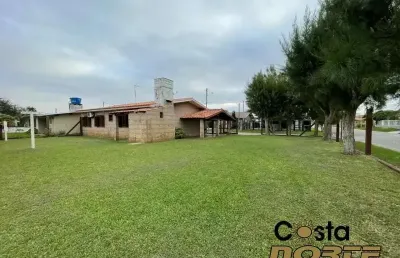 Casa próximo do mar com 2 terrenos em nova tramandaí