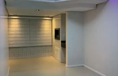 Apartamento mobiliado com elevador e box no centro de tramandaí