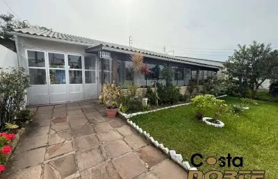 Casa  mobiliada junto a av da plataforma de tramandaí