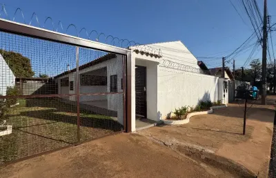 Casa em condomínio aconchegante e espacosa prox. a lagoa itatiaia.