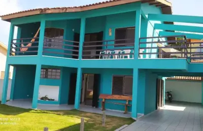 Maravilhoso sobrado de frente para o mar, para locação pôr diária em itapoá