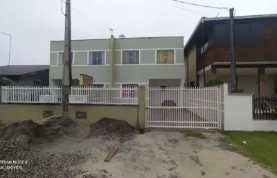Ótimo sobrado com piscina, para locação pôr diária, em itapoá sc