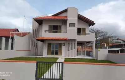 Sobrado de frente para o mar,para locação pôr diária,na barra do saí/itapoá