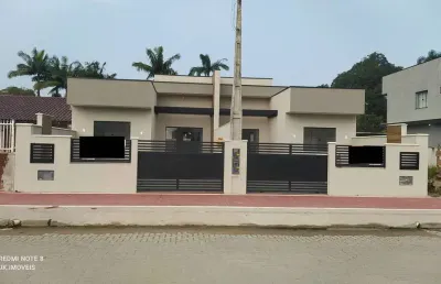 Belíssima casa nova com piscina, a venda no balneário estrelas - itapoá-sc