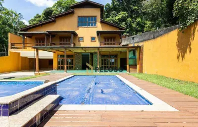 Sobrado à venda | 570m² | 5 suítes | hidro | piscina | 8 vagas | condomínio alpes da cantareira - mairiporã/sp