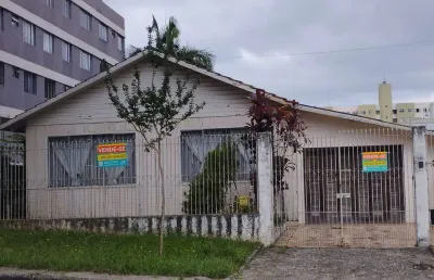 Terreno à venda na Rua Paranaguá, Portão, Curitiba