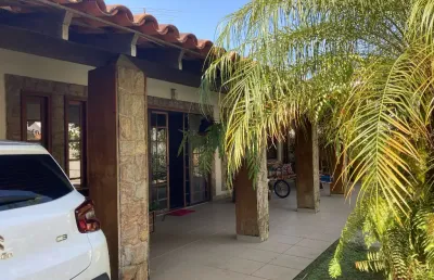 Casa linear terreno 621m2, 4 quartos, piscina - condomínio rio mar