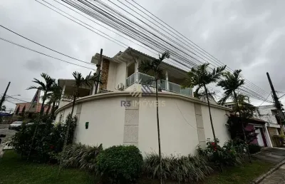 Casa em condomínio fechado com 4 quartos à venda na rua soldado benedito da silva, campo grande, rio de janeiro, 193 m2 por r$ 870.000