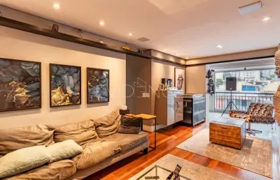 Apartamento à venda de  127m² com 3 dormitórios ( 1 suíte) e 2 vagas de garagem