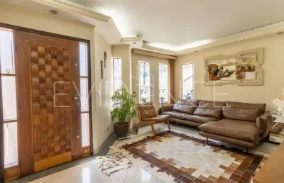 Casa à venda de 142 m² com piscina e 2 vagas na mooca