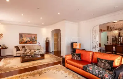 Apartamento espaçoso com 4 domitórios sendo 2 suítes e 4 vagas no tatuapé venham conhecer ! ! !