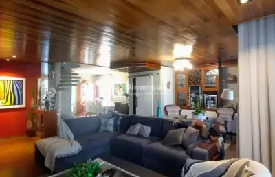 Vendo cobertura duplex no centro. com 360m² privativo, 3 vagas de garagem.