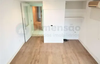 Sala comercial em área nobre no centro de florianópolis. rua presidente coutinho