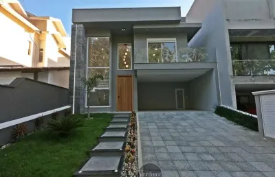 Casa com 3 suites e piscina no condominio mosaico da serra