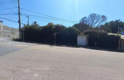 Linda casa de esquina à venda com rua principal que liga ao centro de salto/sp casa localizada em bairro nobre da cidade!