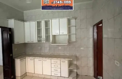 Casa com 2 quartos para alugar na Rua Maciel Monteiro, 718, Vila Santa Teresa (Zona Leste), São Paulo