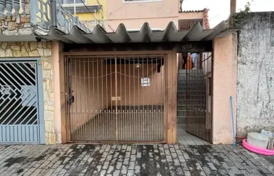 Sobrado no jardim brasília com dois dormitórios e garagem