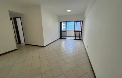 Excelente três quartos spazio catania uma suíte dependência completa
