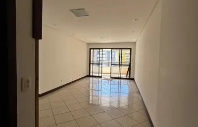 Excelente quatro quartos mais dependência completa pituba mansão jardim imperial