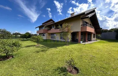 Linda casa em condomínio no centro de pinhais com 2.133,59 m² de terreno