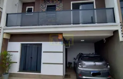 Triplex exclusivo e aconchegante no capão da imbuia
