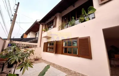 Sobrado 4 quartos com suíte e churrasqueira - cajuru - curitiba/pr