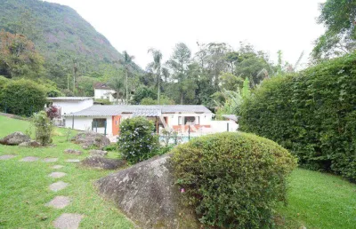 Casa com 4 dormitórios à venda, 266 m² por r$ 1.250.000,00 - granja guarani - teresópolis/rj