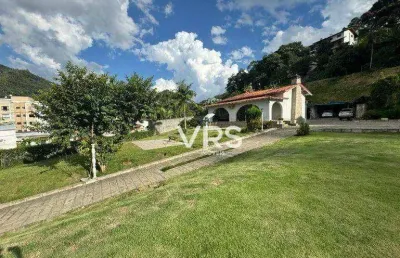 Linda casa fora de condomínio com excelente terreno