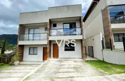 Casa com 2 dormitórios à venda, 117 m² por r$ 595.000,00 - iucas - teresópolis/rj