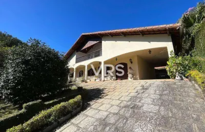 Casa com 4 dormitórios à venda, 305 m² por r$ 990.000,00 - albuquerque - teresópolis/rj