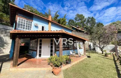 Casa com 5 dormitórios à venda, 220 m² por r$ 990.000,00 - golfe - teresópolis/rj