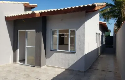 Casa à venda em itanhaém-sp, bairro cibratel 2: 2 quartos, 1 suíte, 2 salas, 2 banheiros, 2 vagas - 75,00m². confira já!