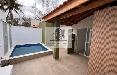 Casa em condomínio de luxo em bopiranga, itanhaém-sp: 2 quartos, 1 suíte, sala, 3 banheiros, 57,81 m² de área.