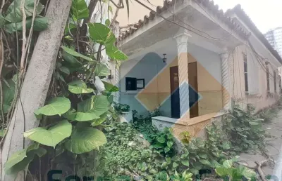 Alugue já esta casa espaçosa em icaraí, niterói-rj: 2 quartos, 1 sala, 2 banheiros, 146,90 m² de área.